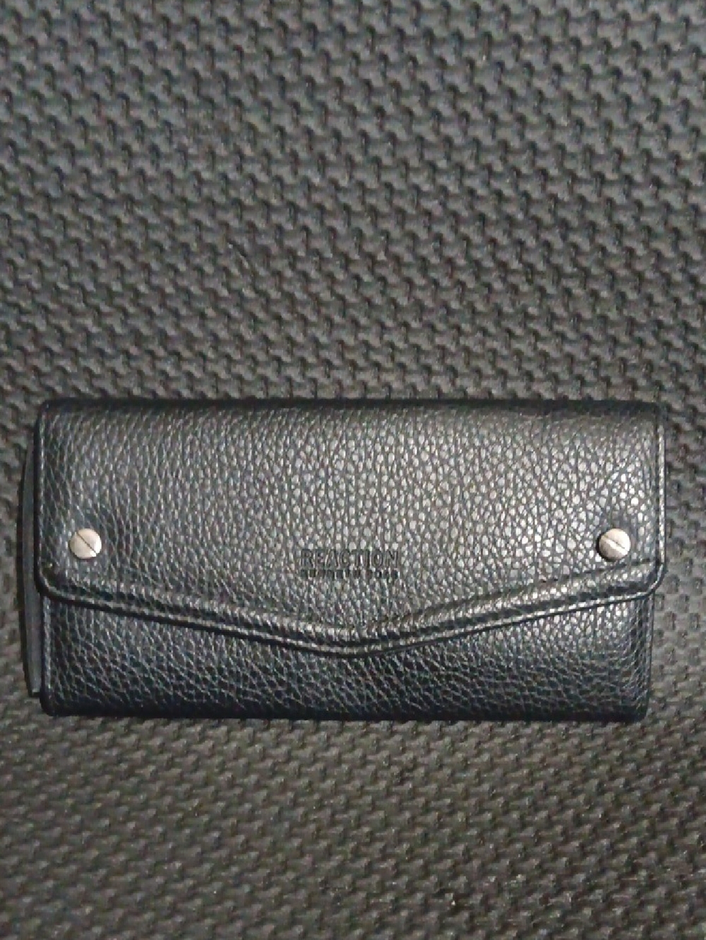 Reaction Kenneth Cole Black Pebbled Leather Clutch Wallet